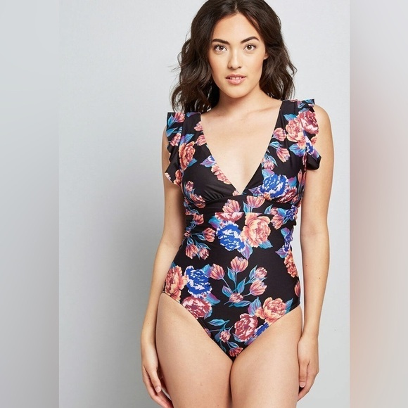 Modcloth BLACK FLORAL Kelsie One-piece Swimsuit Size 1X - Picture 1 of 9